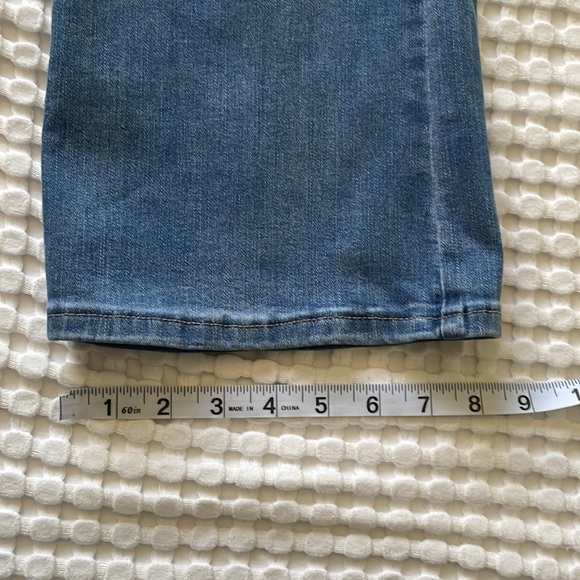 Denizen Levi’s Ultra High Rose Crop Flair Jeans Size 10 NEW - Picture 8 of 12